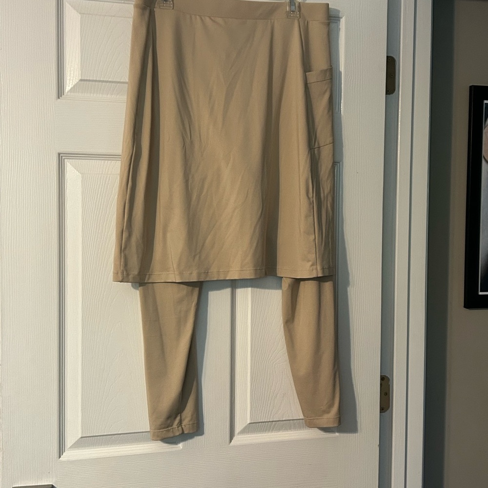 Hummus Athletic Skirt with Attached Leggings